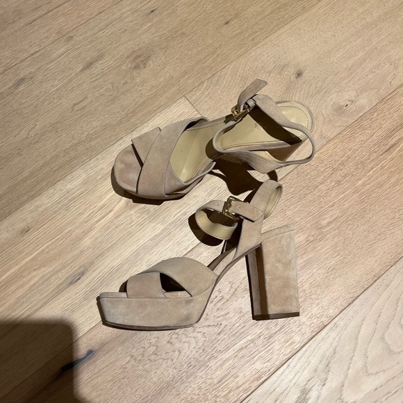 Michael Kors Sandals (size 6.5) - Picture 3 of 7